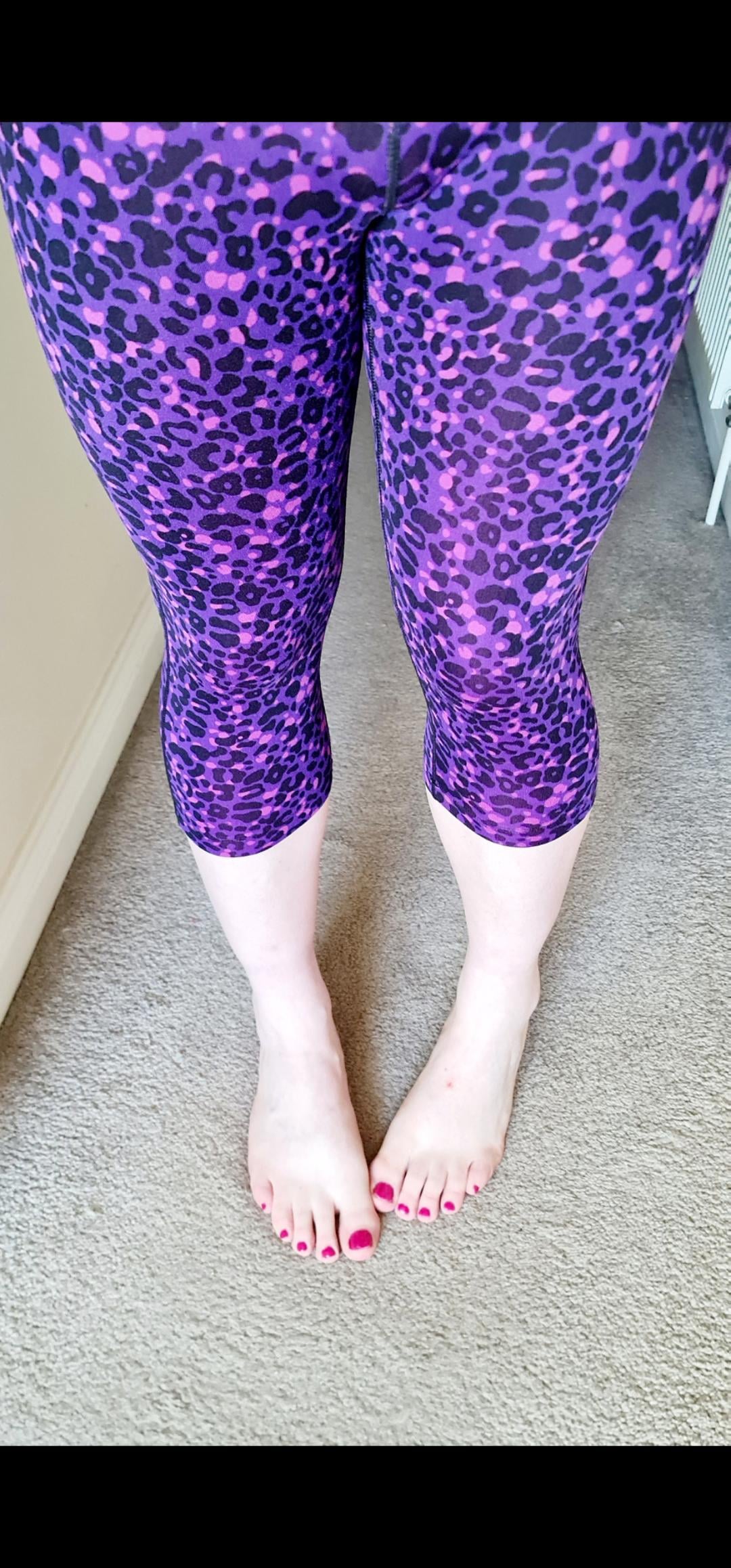 Leggings and painted pinky purple